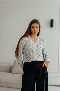 Белая блузка с нагрудными вытачками и длинным рукавом Стильная леди М-621 молочный - фото 3