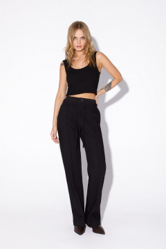 Костюм из текстиля с асимметричным жакетом и брючным поясом PiRS 5501 черный+бежевая клетка - фото 5