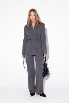 Костюм-двойка из жакета и брюк со стрелками в сером стиле PiRS 5532 серый - фото 4