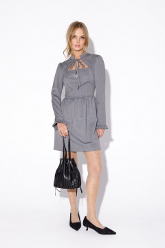 Мини-платье с кокетками и воротником-стойкой из текстиля PiRS 5562 серый - фото 1