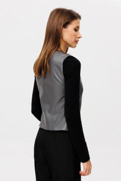 Жилет из экокожи приталенного силуэта с выточками THE NAME 2360 - фото 5