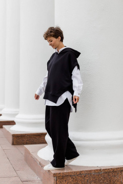 Демисезонный комплект жилетки и широких брюк из хлопка Twok 100806 черный - фото 1