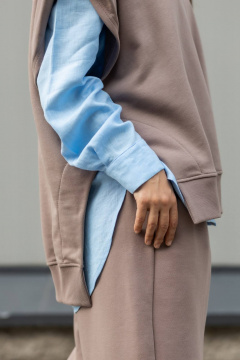 Бежевый спорт-комплект жилетки и широких брюк из хлопка Twok 100808 какао - фото 3