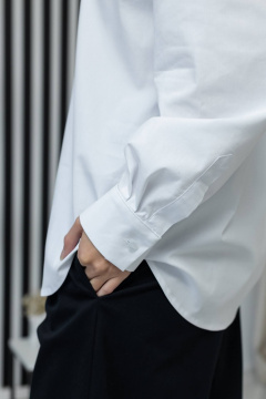 Белая базовая рубашка на пуговицах с длинным рукавом Twok 220001 белый - фото 4