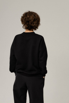 Свитшот с ручной вышивкой в стиле спорт-шик из футера Twok 300813 черный - фото 4