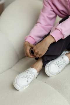 Костюм на каждый день из футера с велюром и лампасами Twok 400805 сакура/графит - фото 3