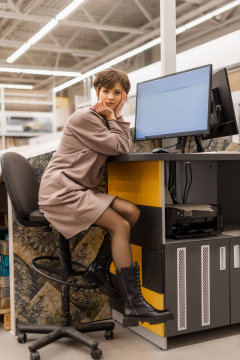 Мягкое платье с боковыми карманами из хлопка Twok 500805 какао - фото 4