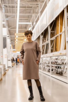 Мягкое платье с боковыми карманами из хлопка Twok 500805 какао - фото 3