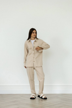 Бежевый костюм с рубашкой и брюками со складками Twok 500807 бежевый - фото 1