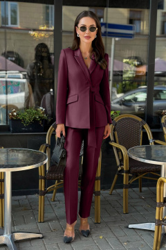 Костюм фиолетовый с жакетом и брюками зауженными к низу Temper 154 винный - фото 4