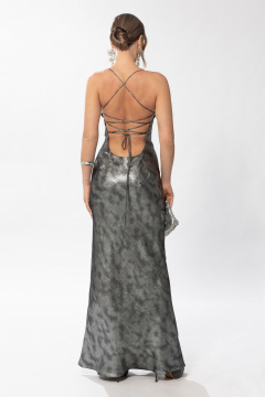 Серое платье на бретелях с драпировкой-качель Golden Valley 44239 серебро - фото 2