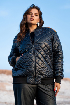 Черную демисезонную куртку-бомбер из плащёвки Andina 1014 черный/мандарин/лев - фото 3