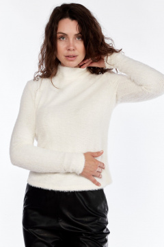 Теплый трикотажный джемпер прилегающего силуэта с стойкой LadyThreeStars 2414 молочный - фото 1