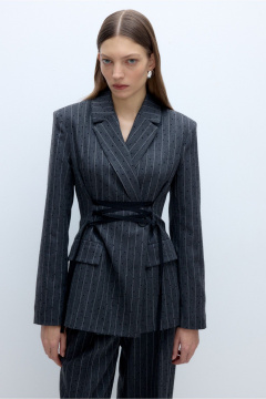 Деловой жакет с шнуровкой и удобными брюками из текстиля PiRS 5659 графит - фото 4