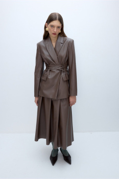 Демисезонный жакет из экокожи с расширенными плечами PiRS 5671 мокко - фото 4