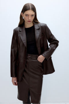 Деловой костюм из экокожи с юбкой и жакетом с талиевыми вытачками PiRS 5674 горький_шоколад - фото 2