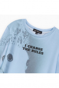 Дизайнерский голубой лонгслив с авторским принтом Bell Bimbo 242229 голубой - фото 2