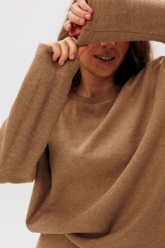 Демисезонный бежевый комплект из юбки миди и свитера прямого кроя FAMA 24068 бежевый - фото 4