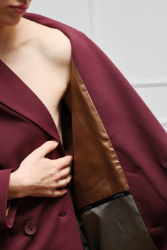 Жакет двубортный свободный с карманами на клапанах Skipper Design 306 бордо - фото 3