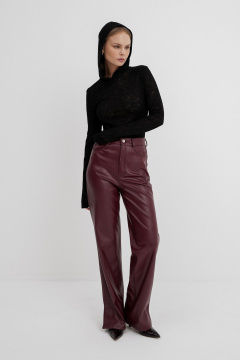 Эко-кожаный комплект: брючный костюм с лонгсливом и прямыми брюками PiRS 5744 черный+ марсала - фото 5