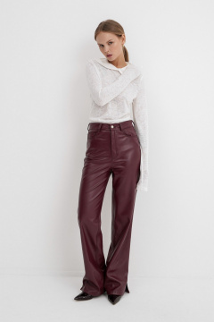 Демисезонный комплект брюк и лонгслива из экокожи PiRS 5744 молочный+ марсала - фото 5