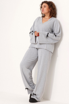 Элегантный комплект из брюк и лонгслива из трикотажа с декоративными стрелками BegiModa 3076 серый - фото 2