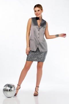 Длинный серый жилет из атласа с поясом Ольга Стиль Л-416 серый - фото 4