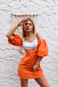 Платье летнее приталенное с вырезом ниже груди из хлопка Marshop М111-1 оранжевый - фото 4