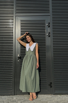 Платье умеренного объема с V-образным вырезом и отложным воротником Marshop М114-1 зеленый - фото 1