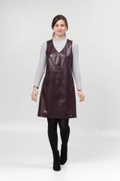 Демисезонный сарафан из эко-кожи с вытачками и разрезом Соджи 637 темно-бордовый - фото 1