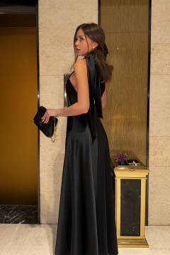 Платье с открытой спиной из атласа для праздника O.N.E.Gold 26PL - фото 5