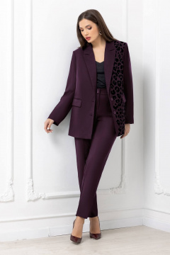 Демисезонный костюм брюки и жакет с анималистичным принтом Gold Style 2675 темный-бордо - фото 1