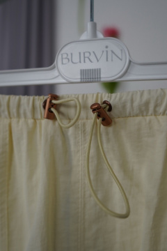 Желтые летние брюки из текстиля для стильных повседневных образов BURVIN 9459-11 1 - фото 1