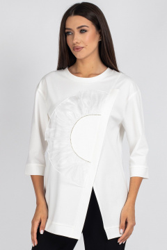 Демисезонная трикотажная блузка со стразами и органзой VIZAVI 720 молочный - фото 1