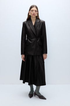 Деловой костюм из экокожи: жакет со шнуровкой и мини-юбка PiRS 5670 черный - фото 5