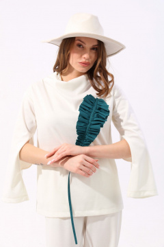 Джемпер-кейп с элементом из контрастной ткани и свободным кроем NikVa 923-3 молоко+изумруд - фото 1