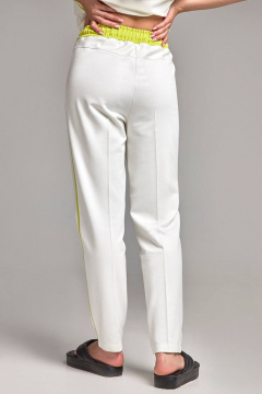 Белые брюки в стиле спорт-шик с заужением и карманами Femme & Devur 90047 1.2F(170) - фото 5