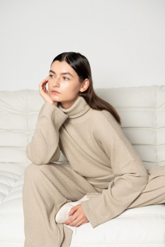 Брюки и джемпер оверсайз демисезонный костюм Skipper Design 742 бежевый - фото 3