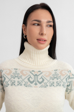 Свитер бежевый жаккардовый с воротом-отворотом и длиной 72 см AREOLA 10455 жемчуг/арахис/абсент - фото 2