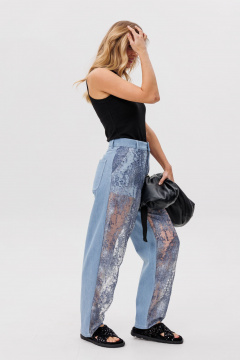 Джинсовые брюки с отделкой из органзы и накладными карманами EOLA 2807 голубой - фото 4