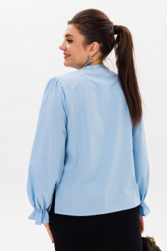 Голубая блуза с вырезом-щелью и сборками Anelli 1281 хрусталь - фото 4