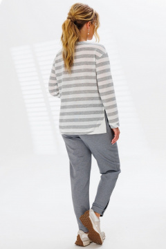 Свободный джемпер с декоративной нашивкой и разрезами Faufilure C1663 - фото 3