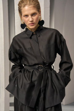 Деловая удлиненная блуза из шелка и хлопка с карманами DEVITA 6008-2 черный - фото 4