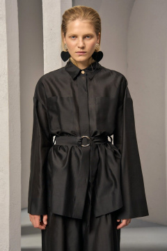 Деловая удлиненная блуза из шелка и хлопка с карманами DEVITA 6008-2 черный - фото 2