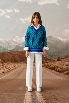 Джемпер свободного силуэта из трикотажа с V-образным вырезом Barbara Geratti С4569BG синий/изумруд - фото 2