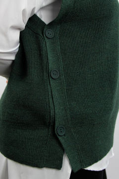 Зеленый вязаный жилет без боковых швов для повседневного стиля Полесье С1056-24 4С0855-Д43 158,164 лишайник_меланж - фото 3