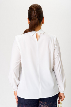 Белая демисезонная блуза с воротником и нагрудными вытачками Nadin 2159 - фото 2
