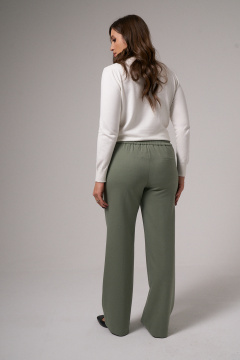 Зеленые классические брюки с прорезными карманами Панда 150363w оливковый - фото 4