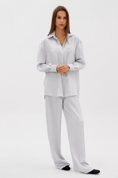 Демисезонный комплект из брюк и рубашки из атласа THE NAME 2384 светло-серый - фото 1