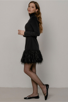 Демисезонное платье мини с оборкой и воротником-стойкой JRSy 2525 черный_с_отделкой_травка - фото 3